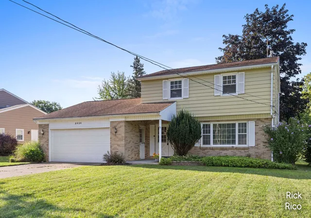 2nd image of 5434 Edgelawn Dr Se, Grand Rapids, MI 49508 | MLS# 65026039153