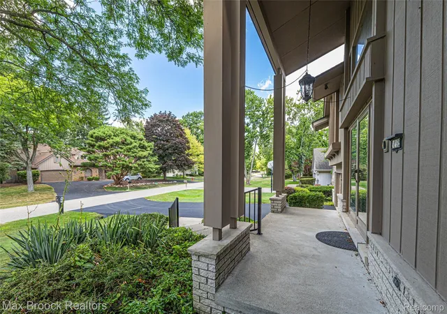 Photo 2 of Single family home for sale at 3265 Bloomfield Shore Dr, West Bloomfield, MI 48323 | MLS# 20261059071 | Listing updated on 2026-09-13