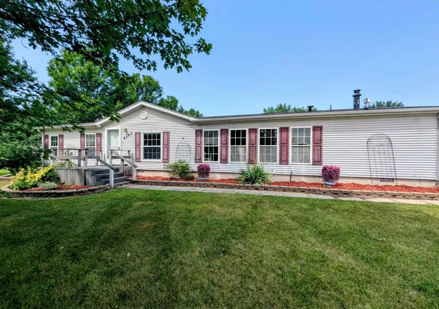 Photo 2 of Single family home for sale at 4195 Wheeler Rd, Bay City, MI 48706 | MLS# 77080071653 | Listing updated on 2026-09-02