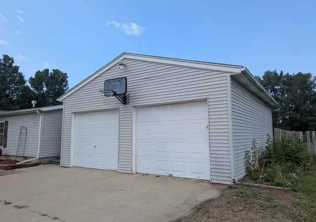 Photo 3 of Single family home for sale at 4195 Wheeler Rd, Bay City, MI 48706 | MLS# 77080071653 | Listing updated on 2026-09-02