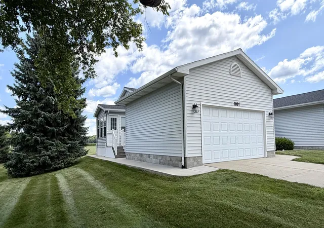 Photo 1 of Sale Pending at 1001 Sweeney St, Mount Pleasant, MI 48858 | MLS# 79080071650 | Listing updated on 2026-09-16