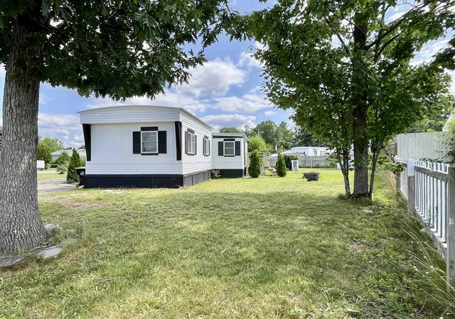 4th image of 882 Crestwood Ln, Traverse City, MI 49686 | MLS# 78080071651