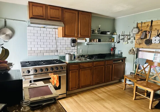 Photo 3 of Single family home for sale at 1298 Spring St, Muskegon, MI 49442 | MLS# 71026039164 | Listing updated on 2026-09-10