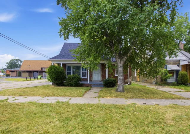 14th image of 18990 Hamburg St, Detroit, MI 48205 | MLS# 81026039170
