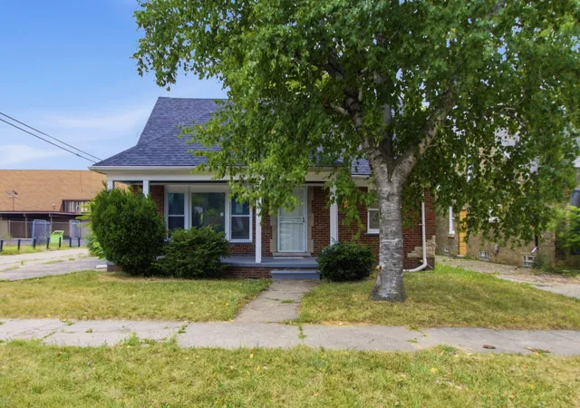 1st image of 18990 Hamburg St, Detroit, MI 48205 | MLS# 81026039170