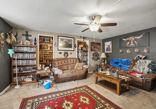 3rd image of 625 Oak St, Paw Paw Village Van Buren, MI 49079 | MLS# 66026039171
