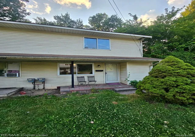 2nd image of 33511 Berville Ct, Westland, MI 48186 | MLS# 20261059090
