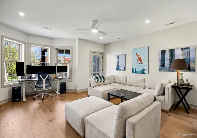 Photo 3 of Condo for sale at 689 W Alexandrine St, Detroit, MI 48201 | MLS# 20261059096 | Listing updated on 2026-08-22