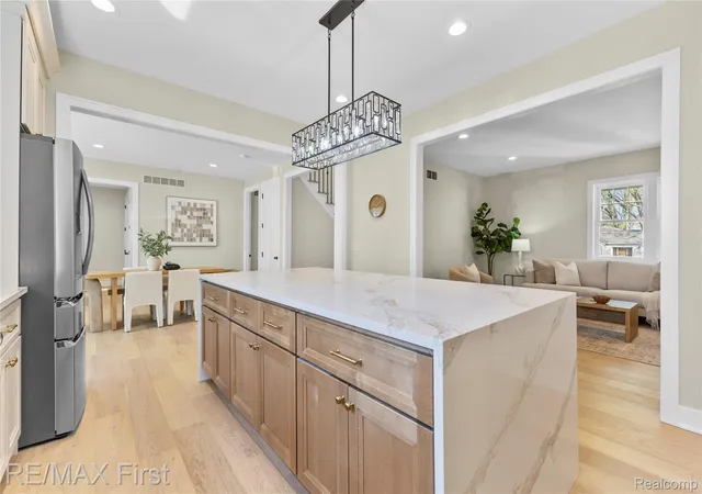 2nd image of 700 Devillen Ave, Royal Oak, MI 48073 | MLS# 20261059101