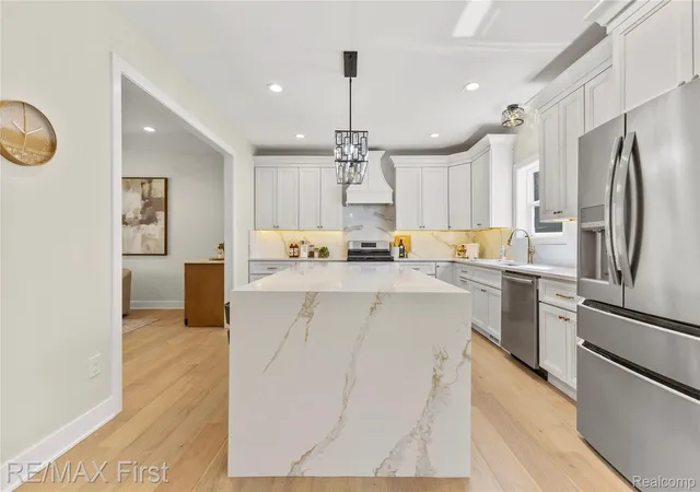 4th image of 700 Devillen Ave, Royal Oak, MI 48073 | MLS# 20261059101