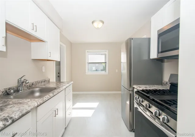 3rd image of 23100 Hoover Ave, Hazel Park, MI 48030 | MLS# 20261059102