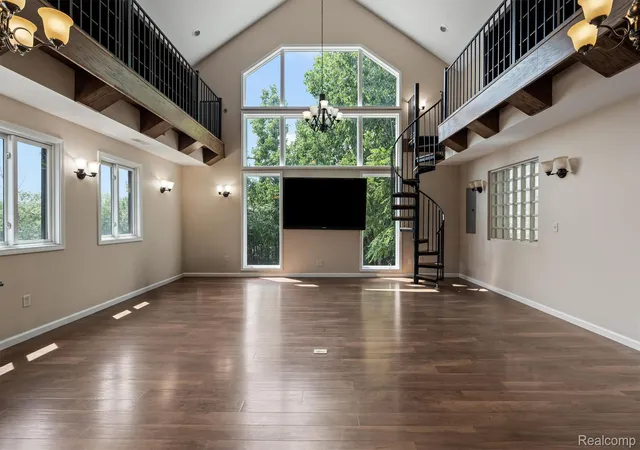 Photo 3 of Single family home for sale at 29 Marlborough Dr, Bloomfield Hills, MI 48302 | MLS# 20261059105 | Listing updated on 2026-10-13