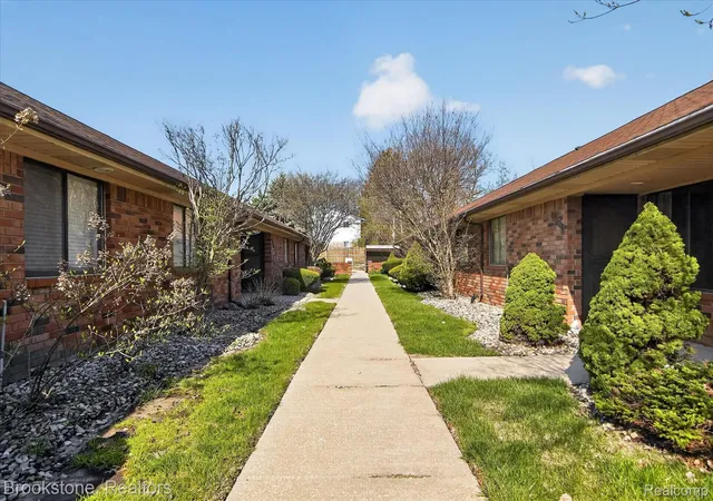 Listing Photo 3 - Condo for sale in building located at 23056 Harrington St, Clinton Township, MI 48036