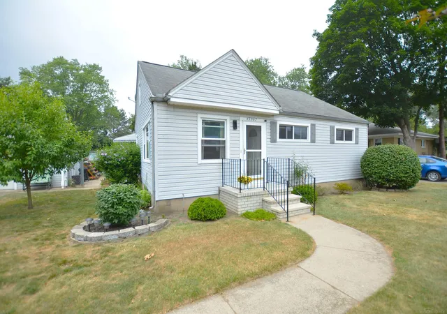Photo 3 of Single family home for sale at 45967 Gable Inn St, Shelby Township, MI 48317 | MLS# 58050216587 | Listing updated on 2026-08-30
