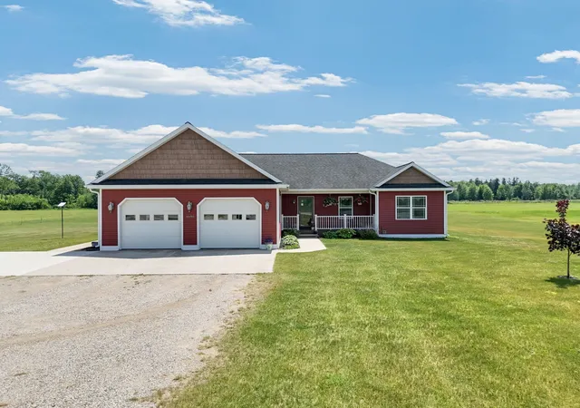 Photo 2 of Single family home for sale at 4690 E Houghton Lake Rd, Lake City, MI 49651 | MLS# 78080071656 | Listing updated on 2026-08-30