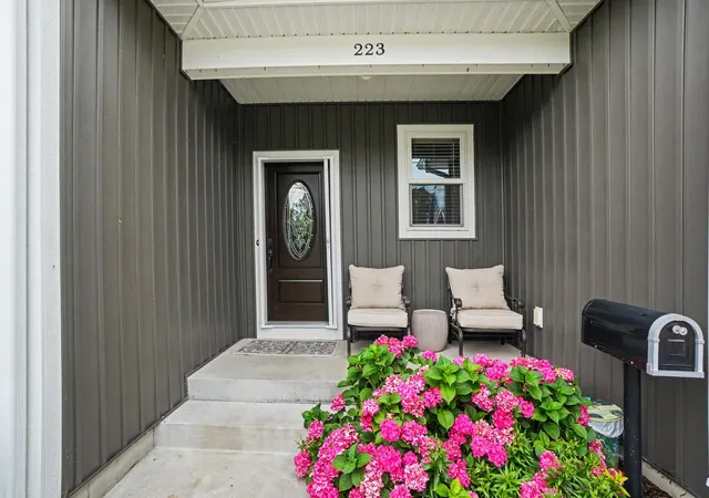 3rd image of 223 Prospect St, Spring Lake, MI 49456 | MLS# 71026039184