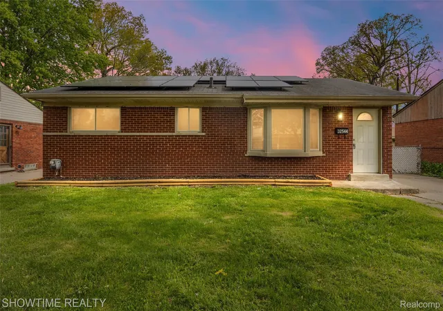 Photo 1 of Sale Pending at 32544 Hazelwood St, Westland, MI 48186 | MLS# 20261059116 | Listing updated on 2026-08-31