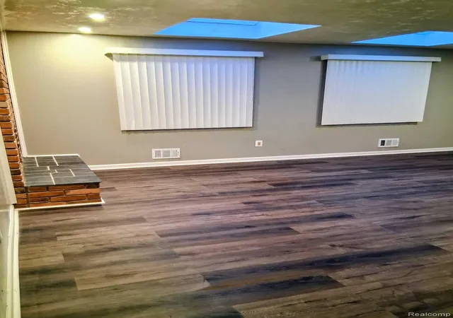 Photo 4 of Single family home for sale at 23884 Rutland Ave, Southfield, MI 48075 | MLS# 20261059122 | Listing updated on 2026-08-01