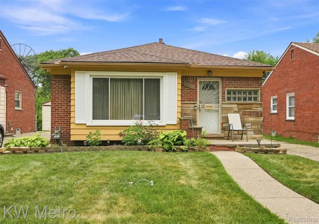 Photo 1 of Sale Pending at 20245 Westmoreland Rd, Detroit, MI 48219 | MLS# 20261059125 | Listing updated on 2026-09-10