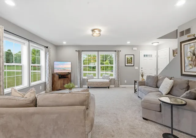 5th image of 403 Tulip Dr, Three Oaks, MI 49128 | MLS# 69026039192