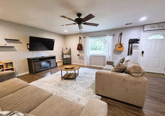 5th image of 607 Cottage Ave, Clare, MI 48617 | MLS# 79080071662