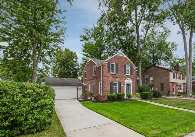 3rd image of 1729 Broadstone Rd, Grosse Pointe Woods, MI 48236 | MLS# 20261059147
