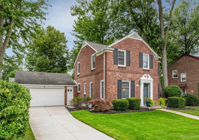 4th image of 1729 Broadstone Rd, Grosse Pointe Woods, MI 48236 | MLS# 20261059147