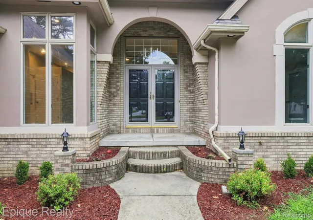 3rd image of 3040 Oak Moss Ct, Fort Gratiot, MI 48059 | MLS# 20261059148