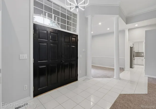 5th image of 3040 Oak Moss Ct, Fort Gratiot, MI 48059 | MLS# 20261059148