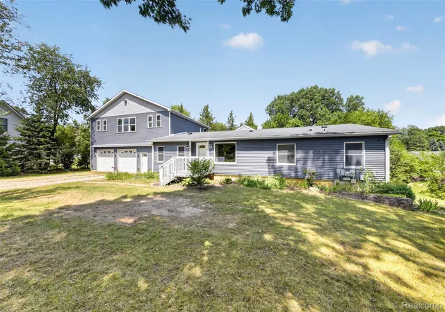 Photo 1 of Single family home for sale at 7447 Ore Lake Rd, Brighton, MI 48116 | MLS# 20261059152 | Listing updated on 2026-09-06