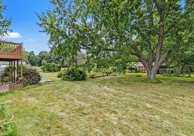 28th image of 2785 Eaman Rd, Benton Harbor, MI 49022 | MLS# 66026039209