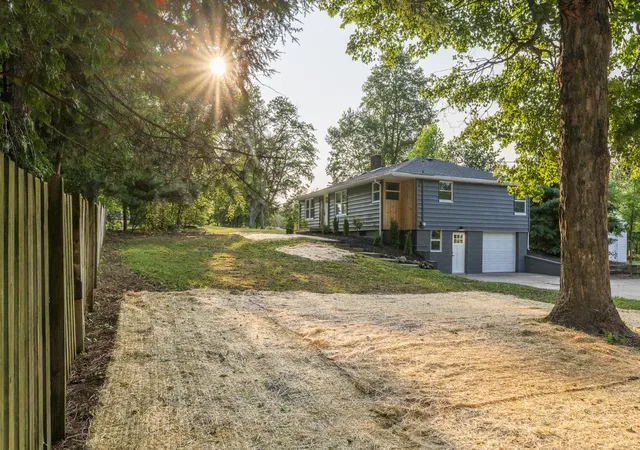 2nd image of 512 Green St, Dowagiac, MI 49047 | MLS# 65026039216