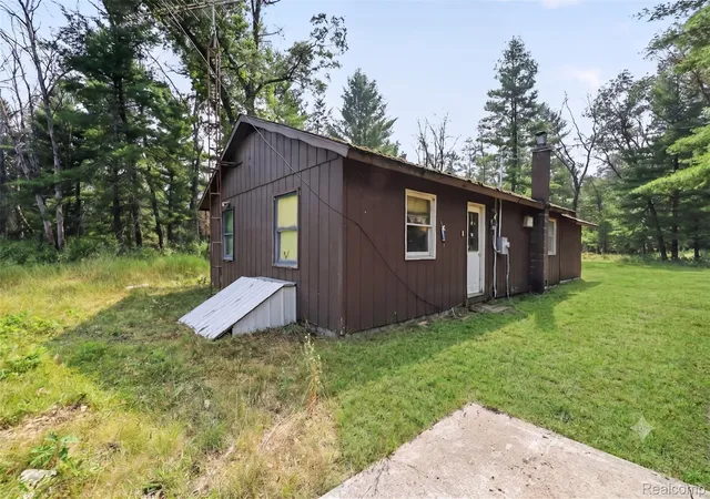 Photo 4 of Single family home for sale at 2166 S Forman Rd, Baldwin, MI 49304 | MLS# 20261059176 | Listing updated on 2026-09-09