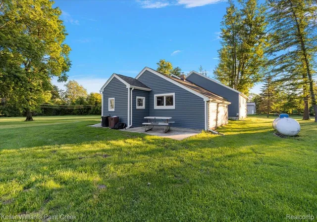 5th image of 54230 Card Rd, Macomb, MI 48042 | MLS# 20261059180