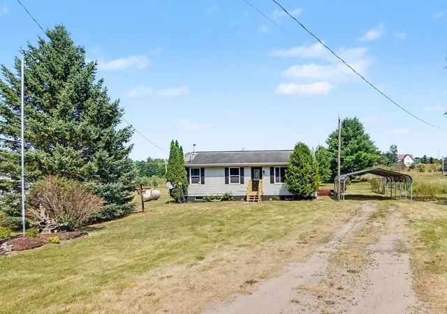 3rd image of 6918 S Saddler Rd, Chase, MI 49623 | MLS# 72026039223