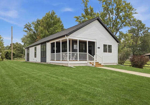2nd image of 407 Sherwood Ave, Three Oaks, MI 49128 | MLS# 69026039220