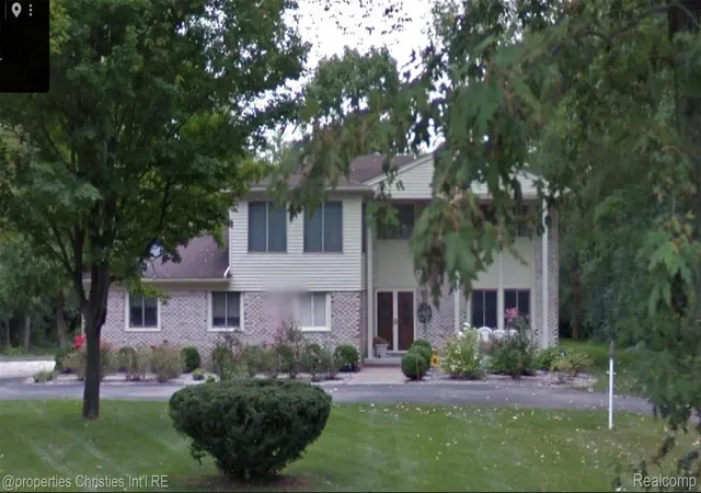 Photo 3 of Single family home for sale at 1569 Orchard Ln, Bloomfield Hills, MI 48301 | MLS# 20261059184 | Listing updated on 2026-09-10
