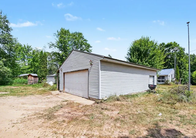 2nd image of 17290 Pierce Rd, Stanwood, MI 49346 | MLS# 72026039230