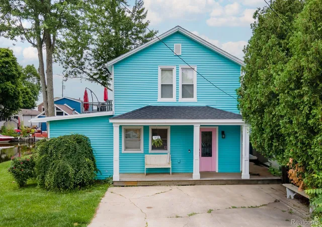 1st image of 1430 Rossdale Dr, Waterford, MI 48328 | MLS# 20261059198