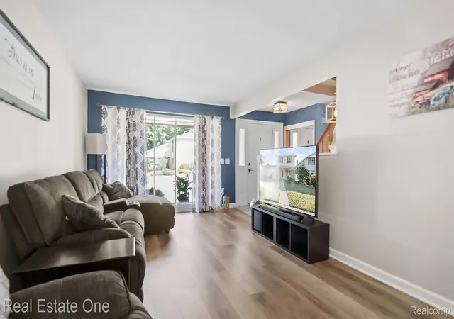 Photo 3 of Single family home for sale at 20272 Wellesley St, Riverview, MI 48193 | MLS# 20261059199 | Listing updated on 2026-07-30