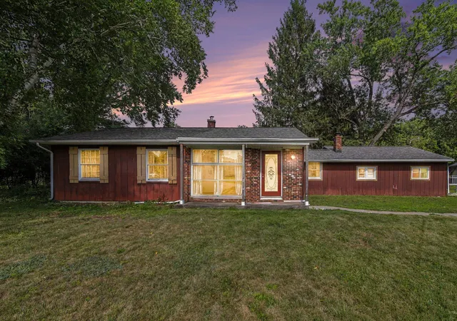 1st image of 2637 Lucerne Dr, Jackson, MI 49201 | MLS# 55026039233