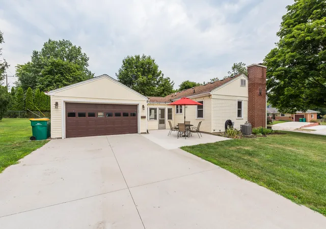 2nd image of 205 Mills Rd, Saline, MI 48176 | MLS# 81026039238