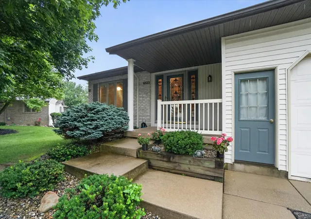 Listing Photo 5 - Condo for sale in building located at 6523 Wood Dora Dr SE, Caledonia, MI 49316