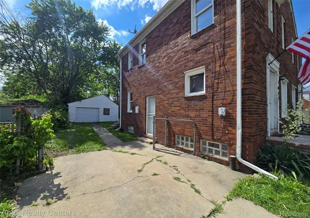 Photo 3 of Condo for sale at 7671 Evergreen Ave, Detroit, MI 48228 | MLS# 20261059210 | Listing updated on 2026-08-22