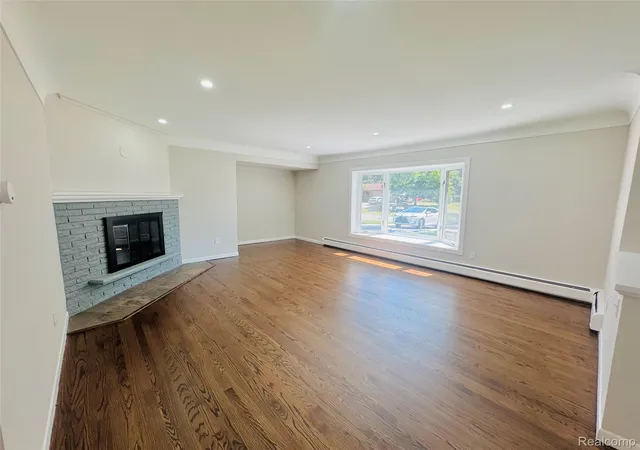 2nd image of 2731 Huntington Park Dr, Waterford, MI 48329 | MLS# 20261059211