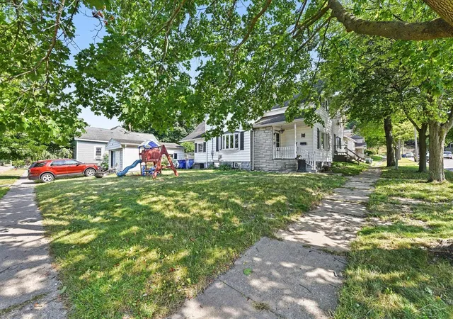 1st image of 1003 Engelman St, Manistee, MI 49660 | MLS# 61050216615