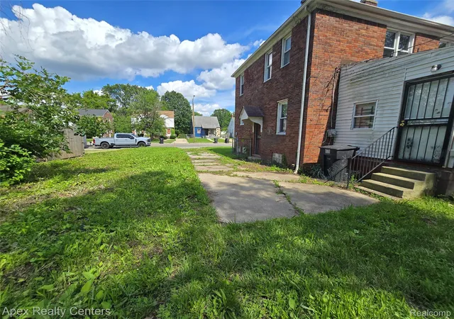 Photo 3 of Condo for sale at 7675 Evergreen Ave, Detroit, MI 48228 | MLS# 20261059224 | Listing updated on 2026-08-22