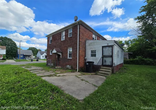Listing Photo 4 - Condo for sale in building located at 7675 Evergreen Ave, Detroit, MI 48228