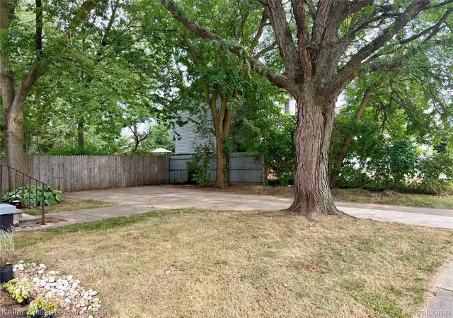 Photo 2 of Single family home for sale at 21628 Colgate St, Farmington Hills, MI 48336 | MLS# 20261059229 | Listing updated on 2026-08-25