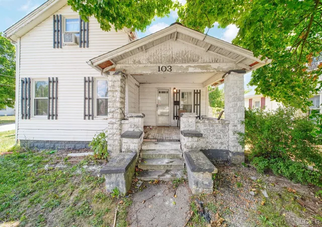 Photo 2 of Single family home for sale at 103 W Summit St, Adrian, MI 49221 | MLS# 56050216620 | Listing updated on 2026-07-30